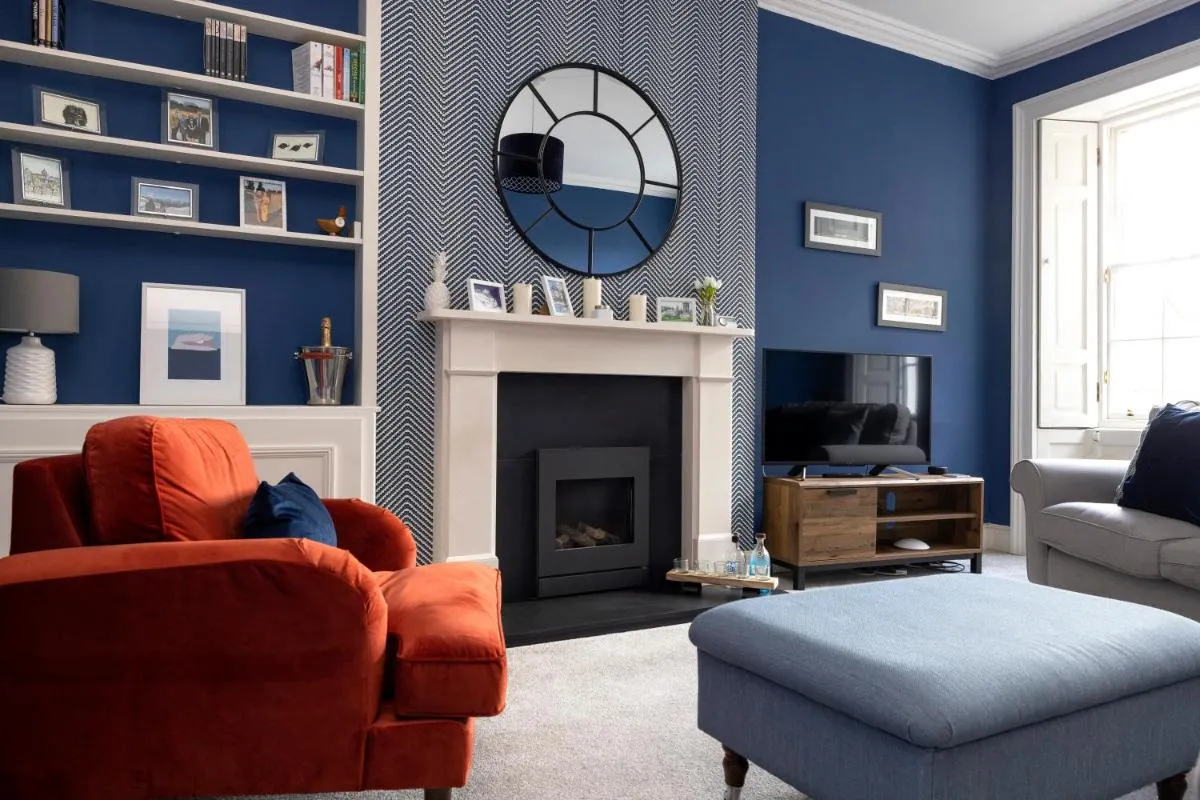 Image 3 of Elegant 2-bedroom Apartment in Edinburgh City Centre