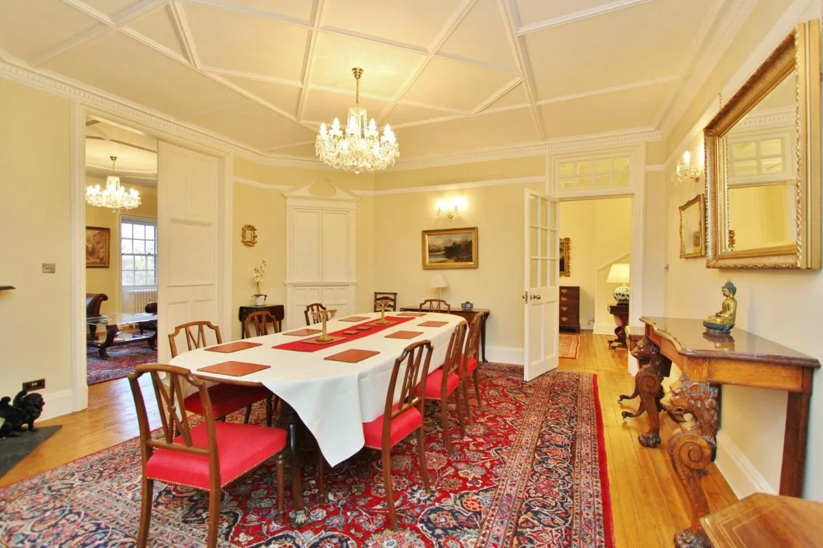 Image 6 of Elegant 3-Bedroom Ramsay Garden Apartment in Edinburgh City Centre