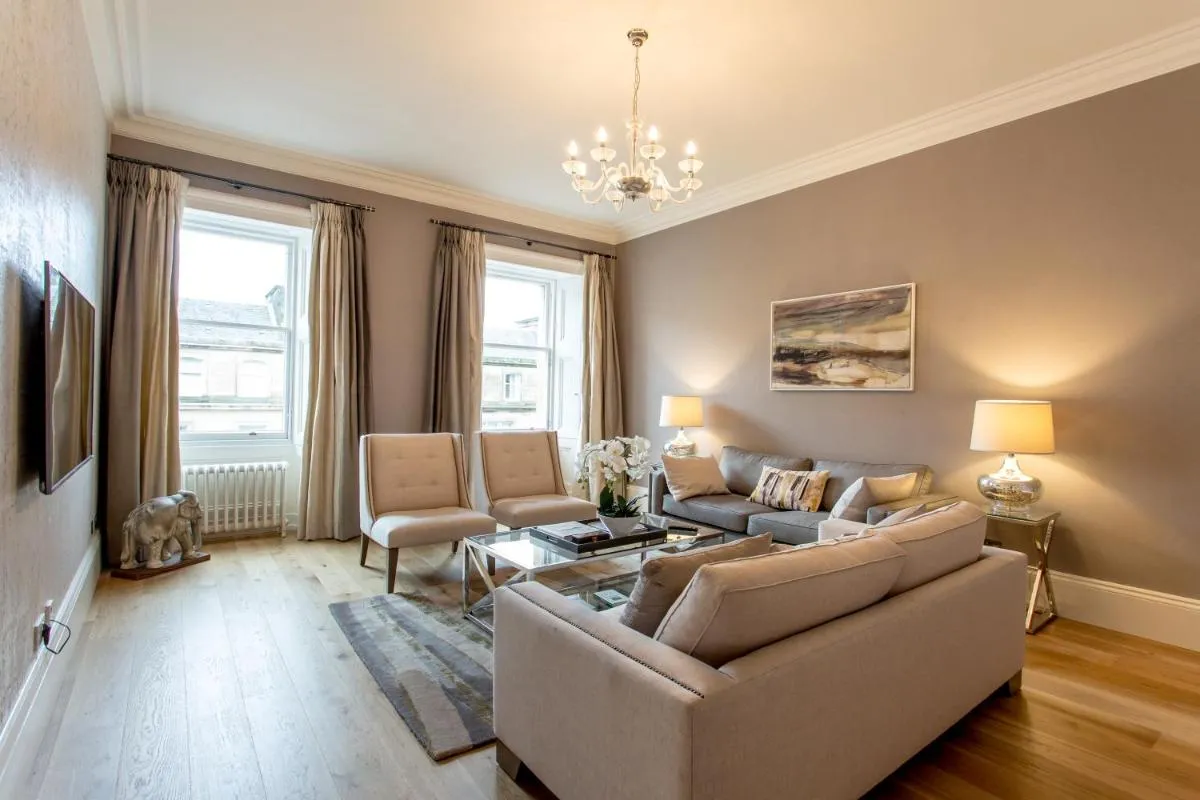 Image 4 of Exclusive 2 Bed, Free Private Parking, in West End