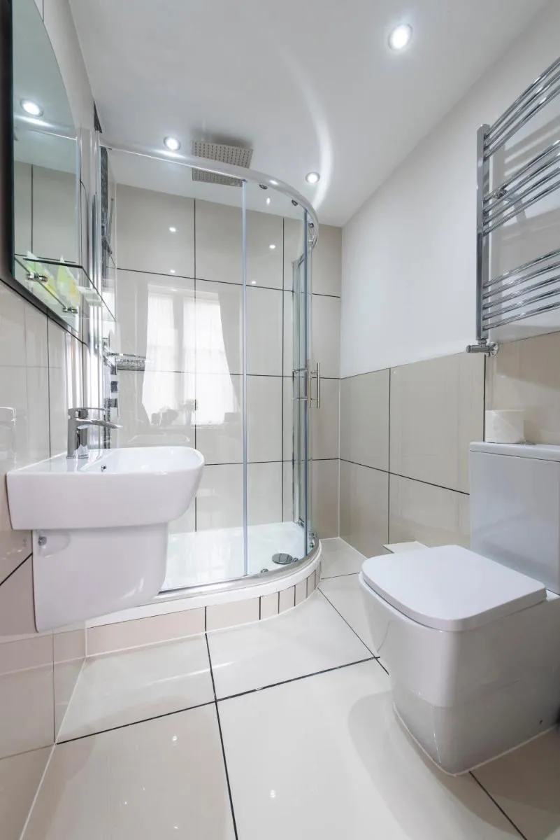 Image 4 of Grosvenor Suites