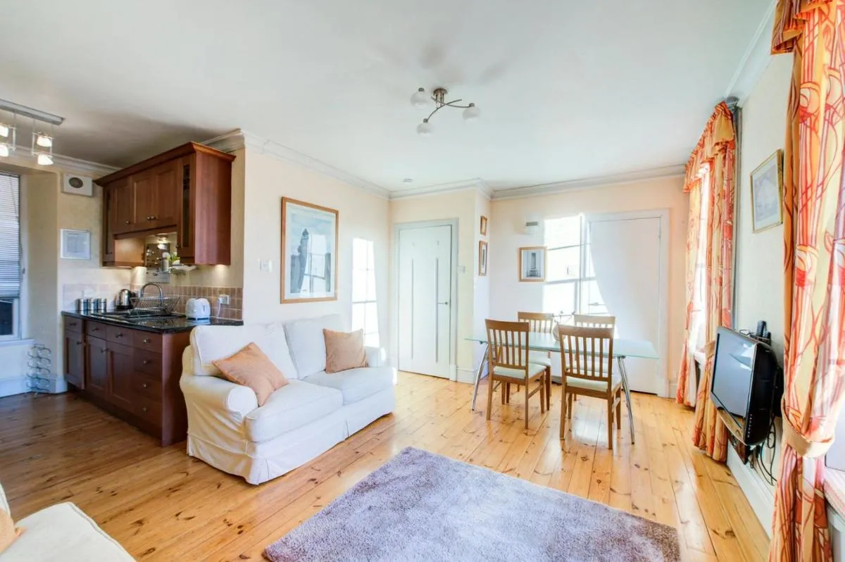 Image 1 of GuestReady – Historic Edinburgh Old Town Apartment