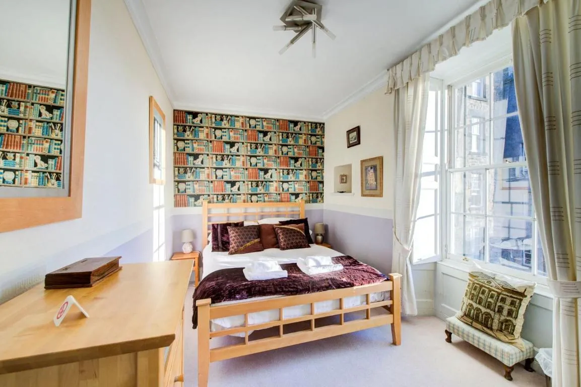 Image of GuestReady – Historic Edinburgh Old Town Apartment
