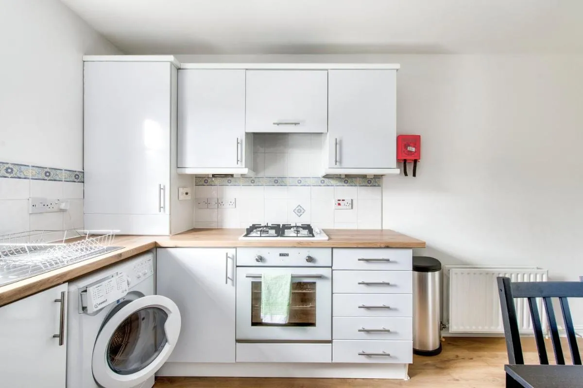 Image 2 of GuestReady – Stylish Apt w/ Parking near Edinburgh