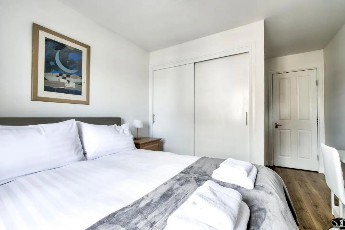 Image 1 of GuestReady – Stylish Apt w/ Parking near Edinburgh