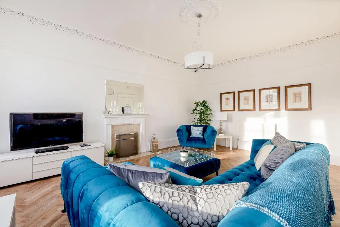 Image of Heart of Edinburgh City Centre 3 Bed Georgian Apt