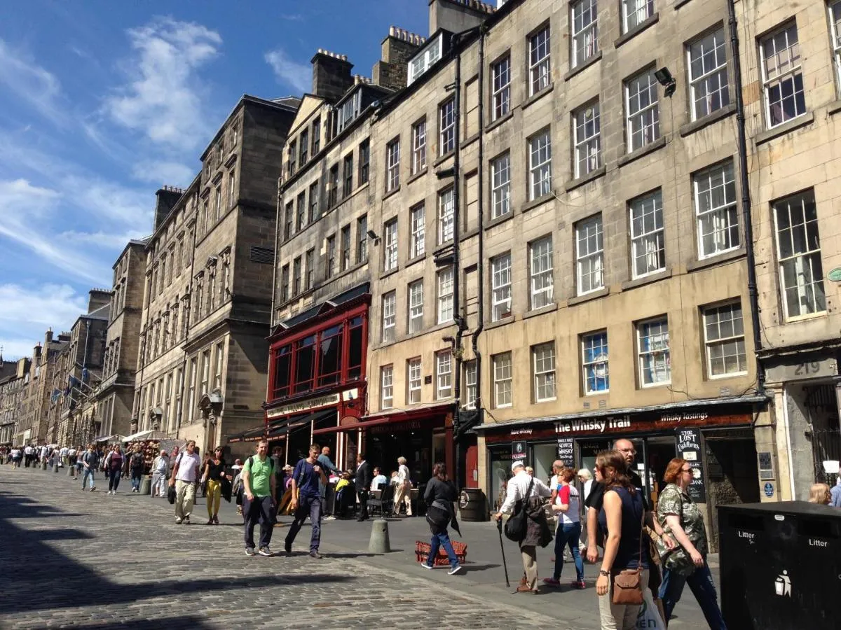 Image 4 of High St Flat