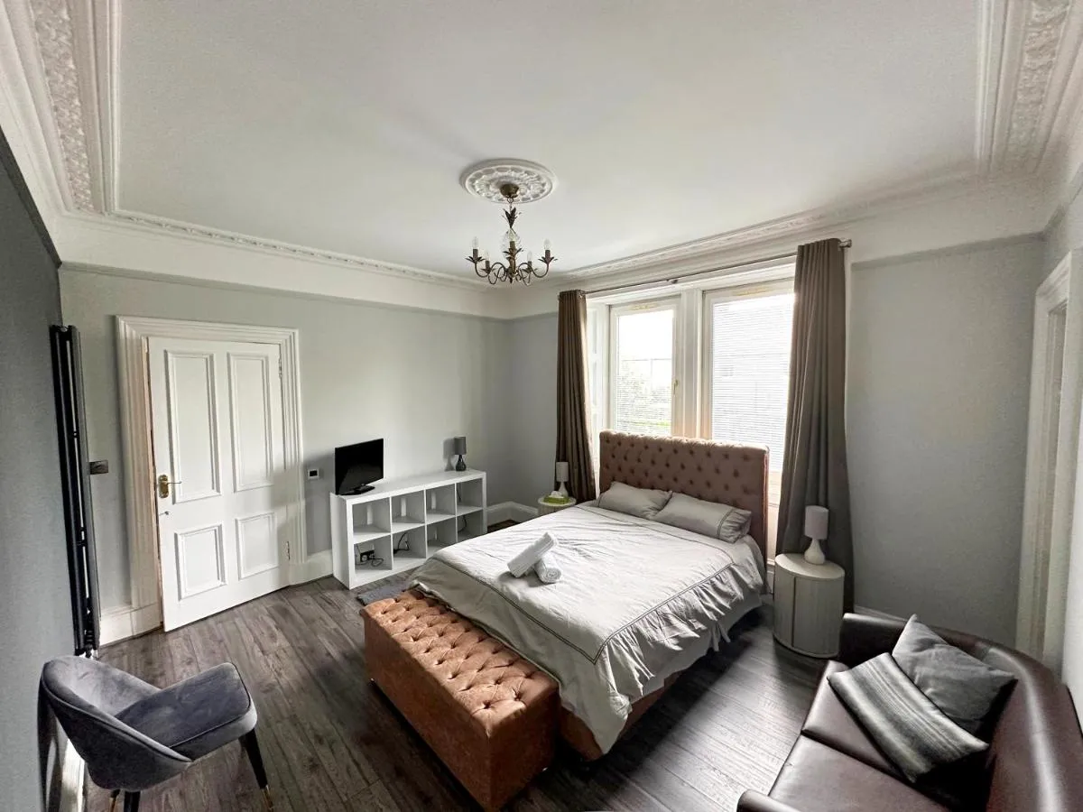 Image 1 of Immanuel House – Modern Victorian Home 1872 – Free Parking & Fast Fibre Optic WiFi