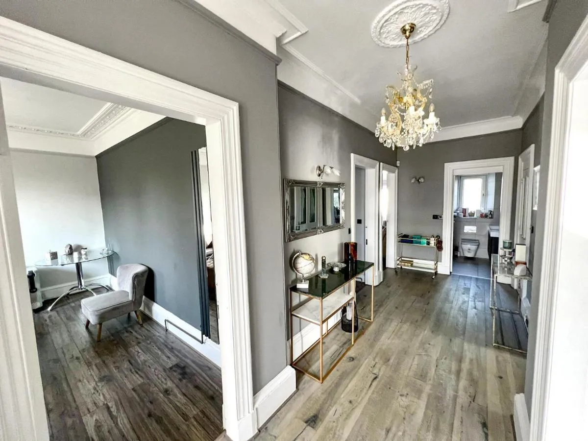 Image 2 of Immanuel House – Modern Victorian Home 1872 – Free Parking & Fast Fibre Optic WiFi