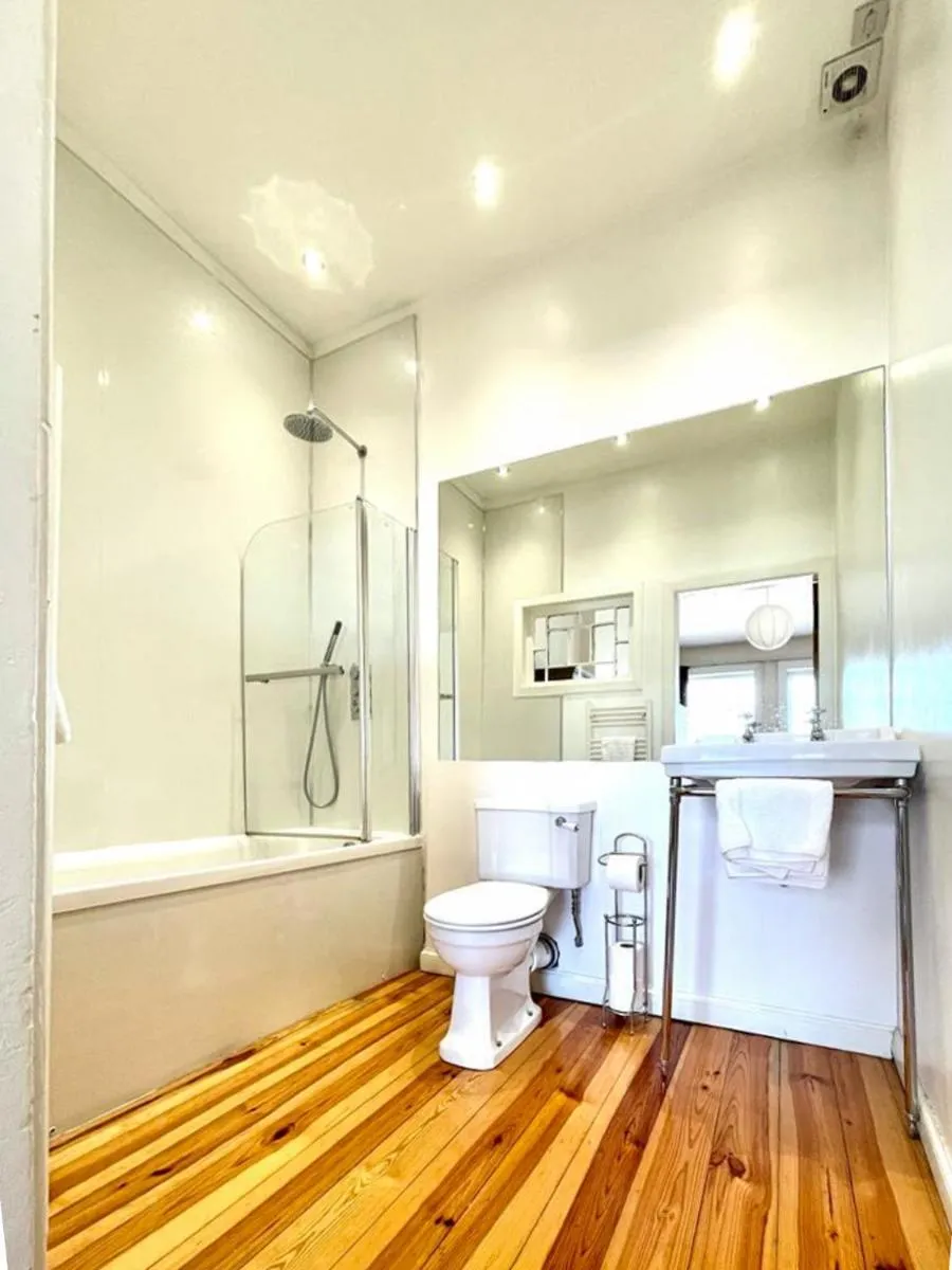 Image 3 of Incredible St Andrew’s Sq – 2 bed in the sky