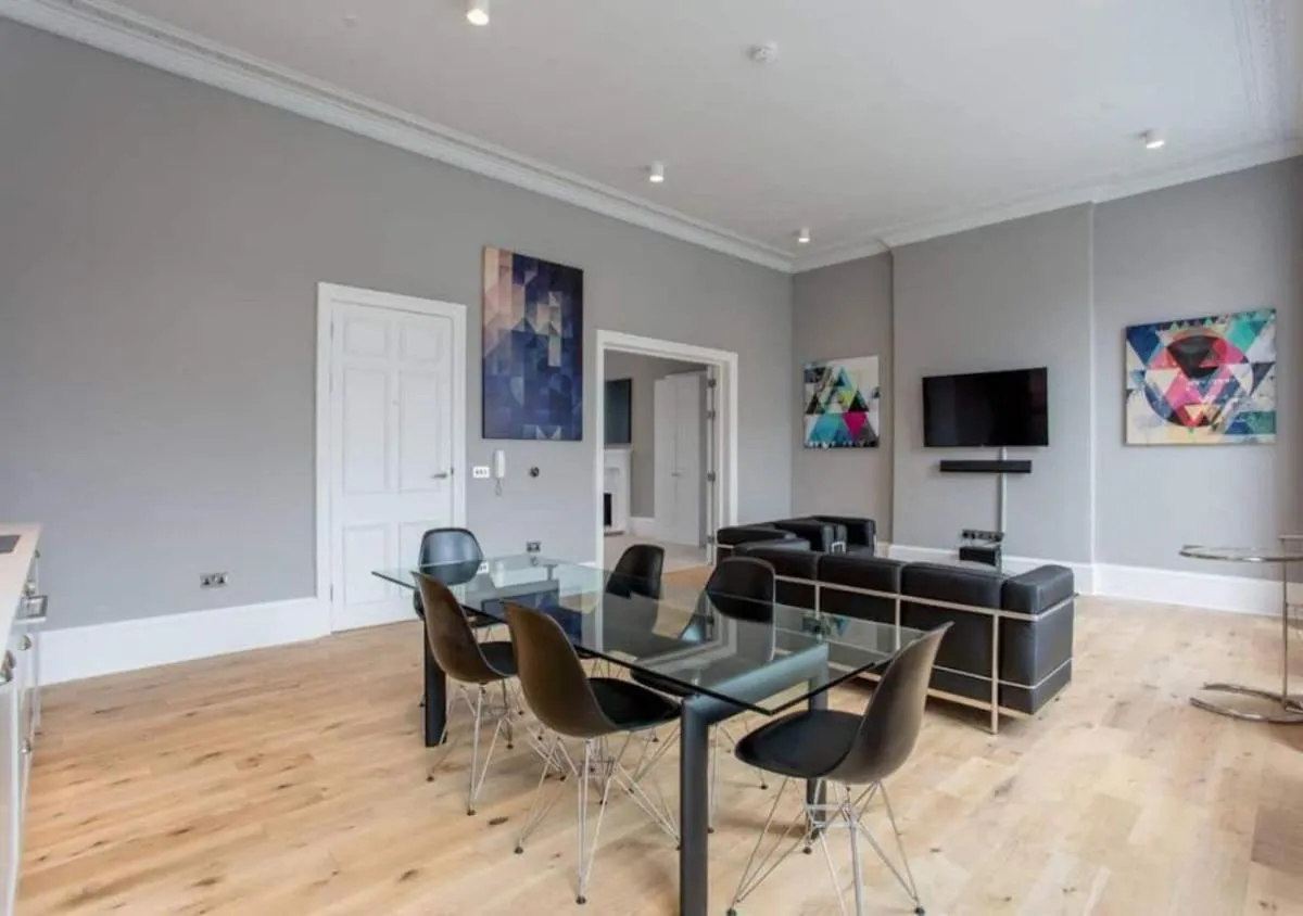 Image 4 of JOIVY Bold and Spacious 1bed home, near Haymarket train station