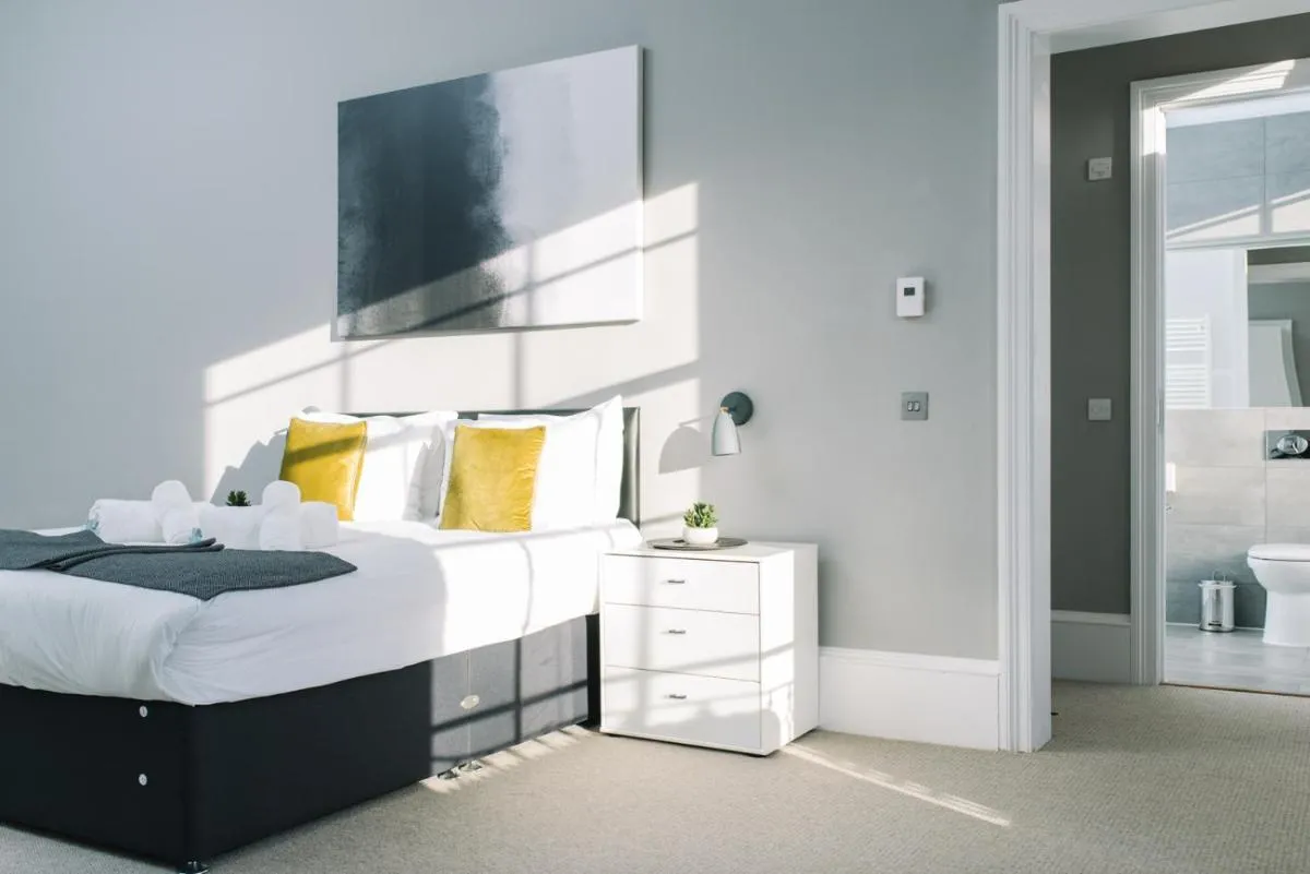 Image 5 of JOIVY Bold and Spacious 1bed home, near Haymarket train station