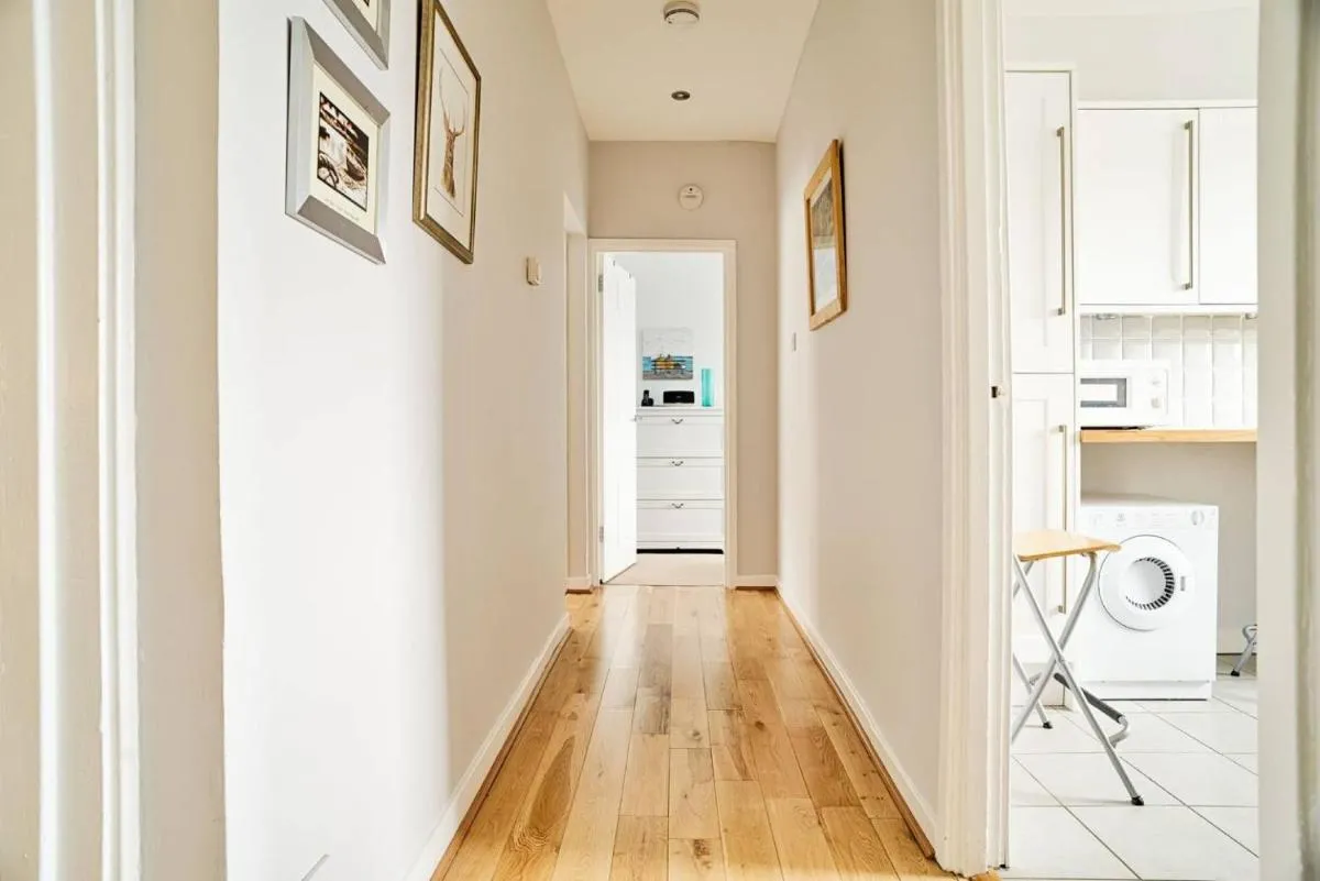 Image 2 of JOIVY Bright Royal Mile Apartment
