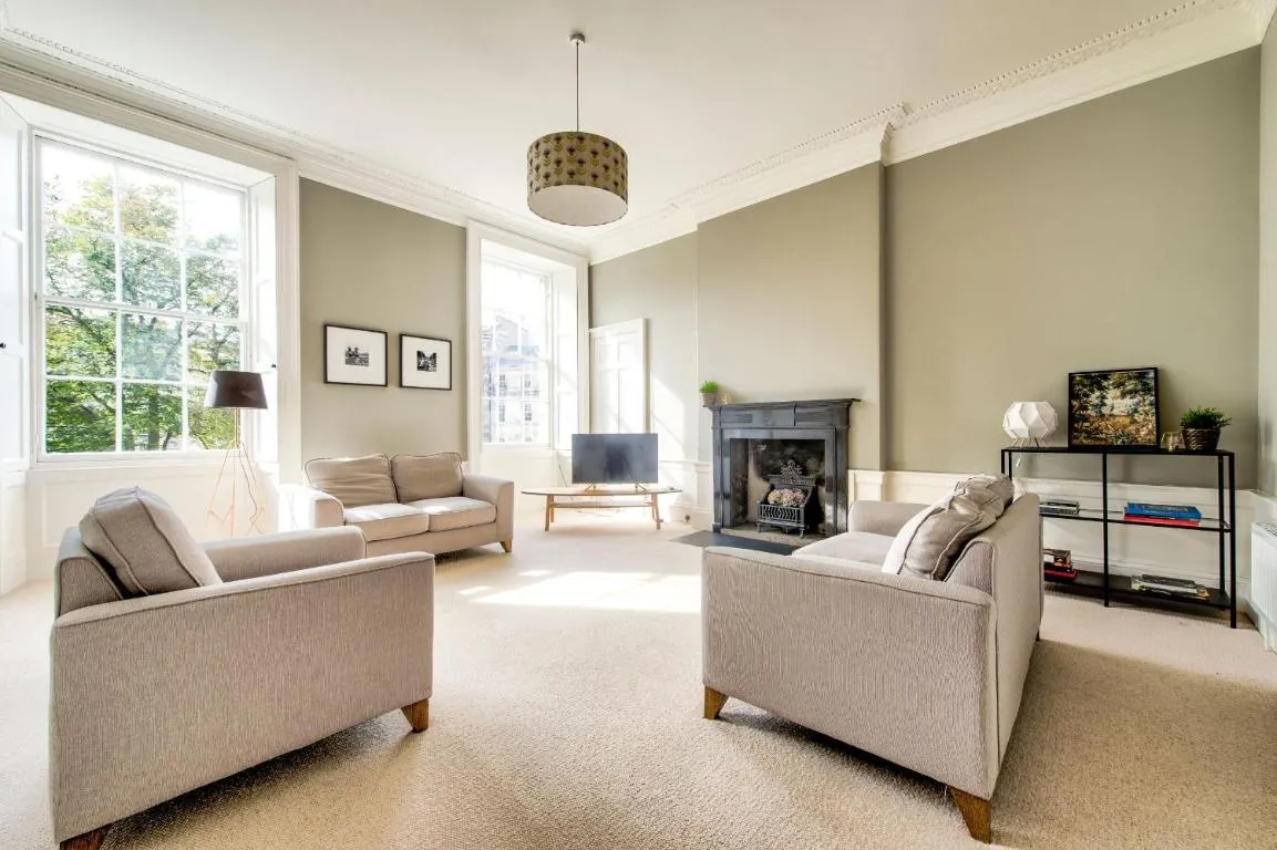 Image of JOIVY Bright and Spacious 4-bedroom Apart in Stockbridge