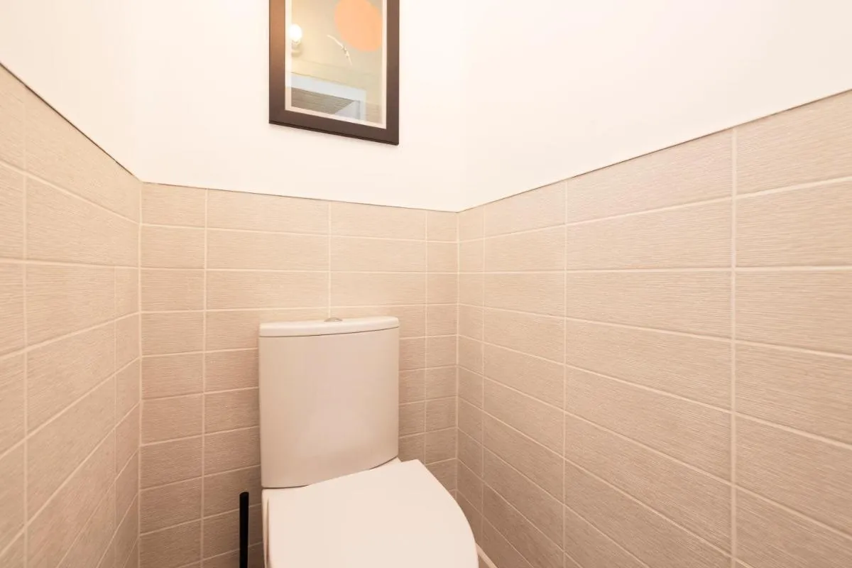 Image 2 of JOIVY Charming 1-bed ap near Leith Links with patio