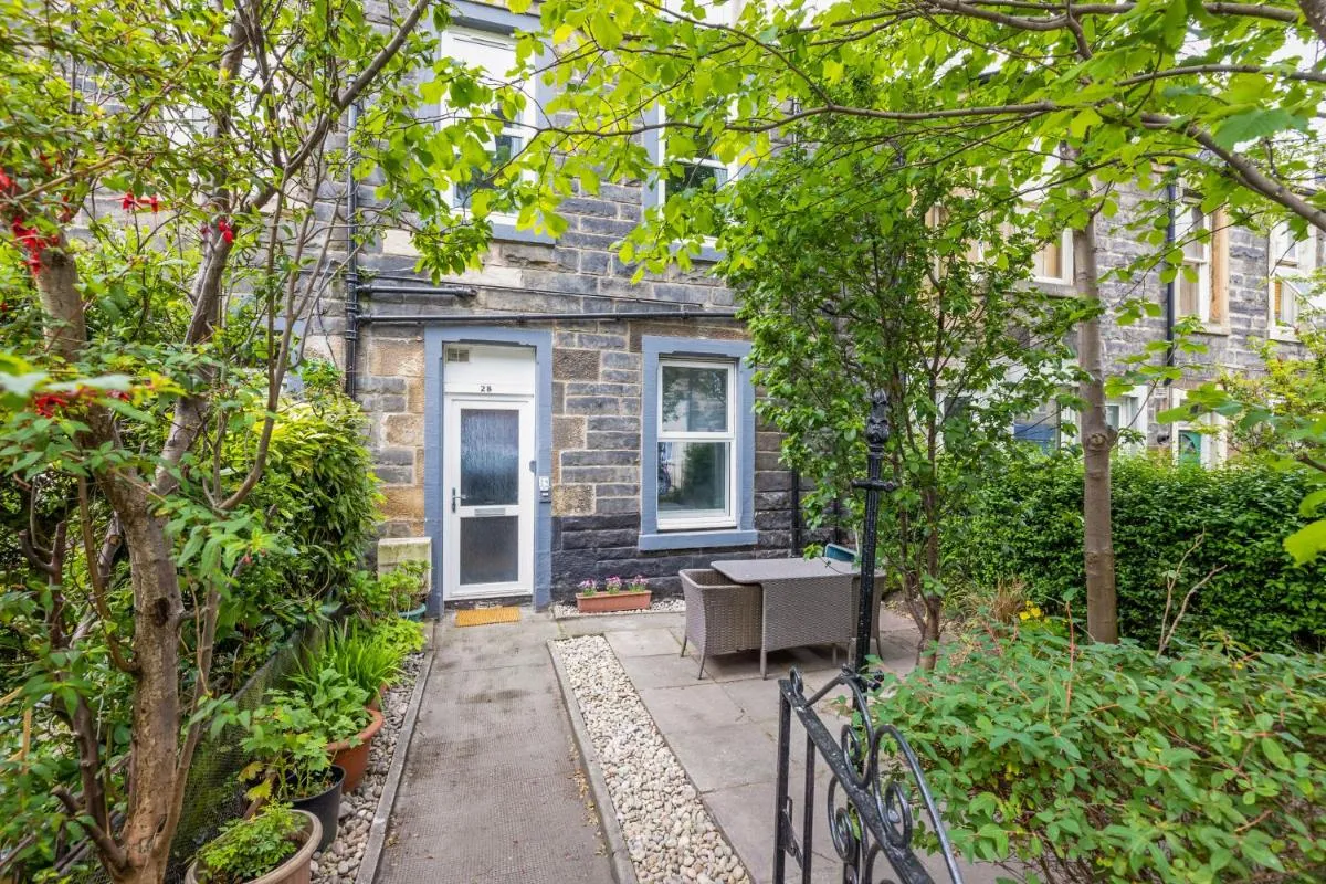 Image 5 of JOIVY Charming 1-bed ap near Leith Links with patio