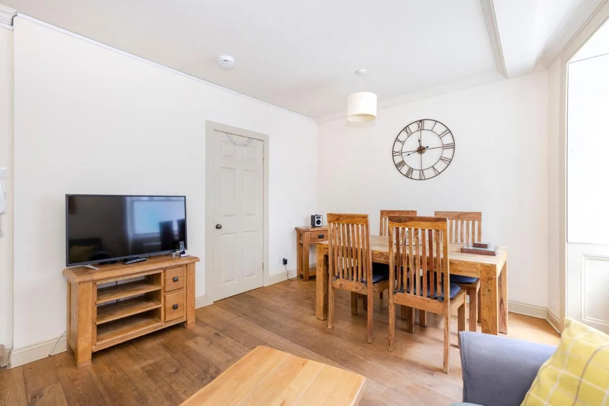 Image 1 of JOIVY Charming 2-bed house with Courtyard