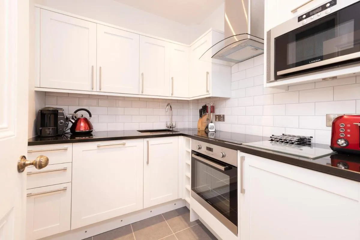 Image 3 of JOIVY Charming apt by Edinburgh Castle