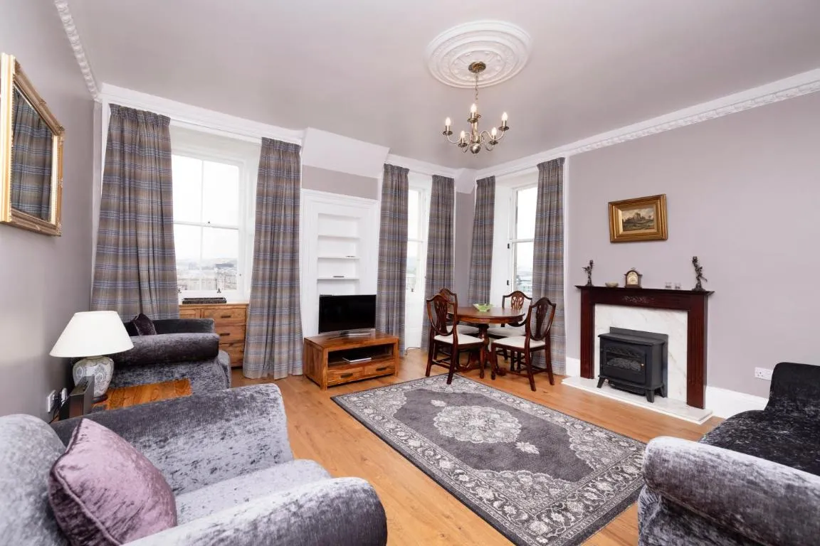 Image of JOIVY Charming apt by Edinburgh Castle