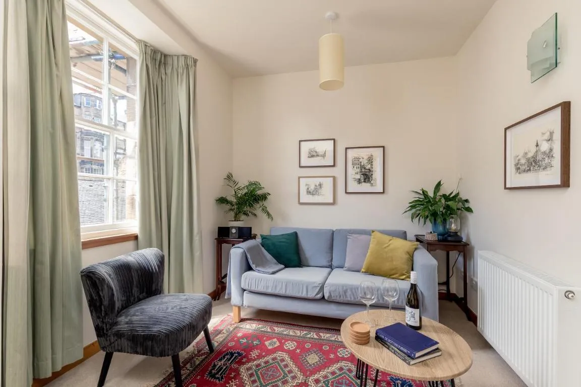 Image of JOIVY Charming mews flat near the Dean Bridge