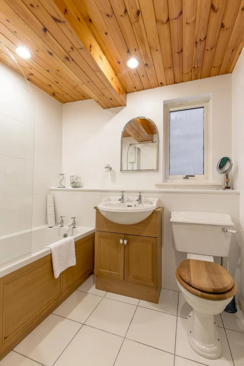 Image 3 of JOIVY Chic 2BR Apt at the Heart of The Royal Mile