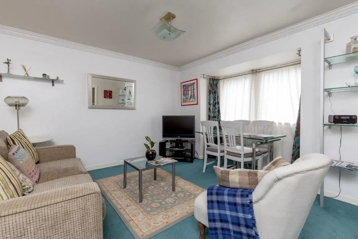 Image of JOIVY Chic 2BR Apt at the Heart of The Royal Mile