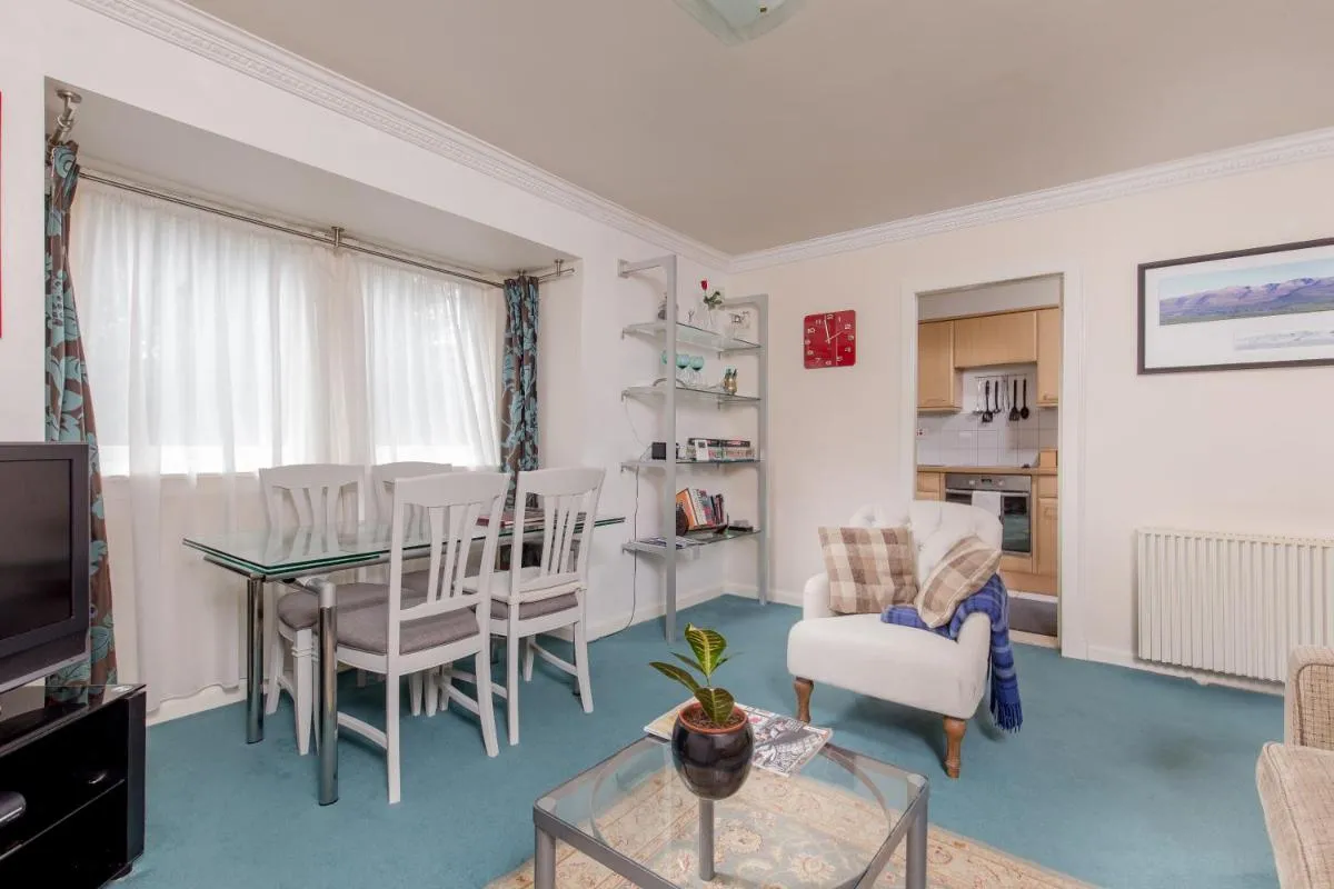 Image 2 of JOIVY Chic 2BR Apt at the Heart of The Royal Mile