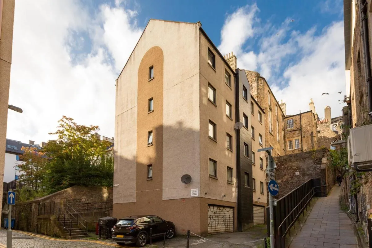 Image 5 of JOIVY Chic 2BR Apt at the Heart of The Royal Mile
