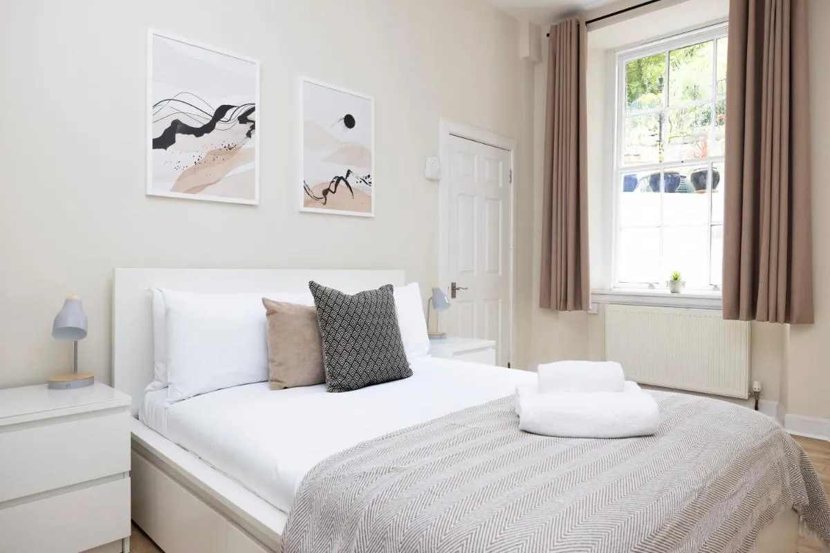 Image 1 of JOIVY Chic apt near Stockbridge Market