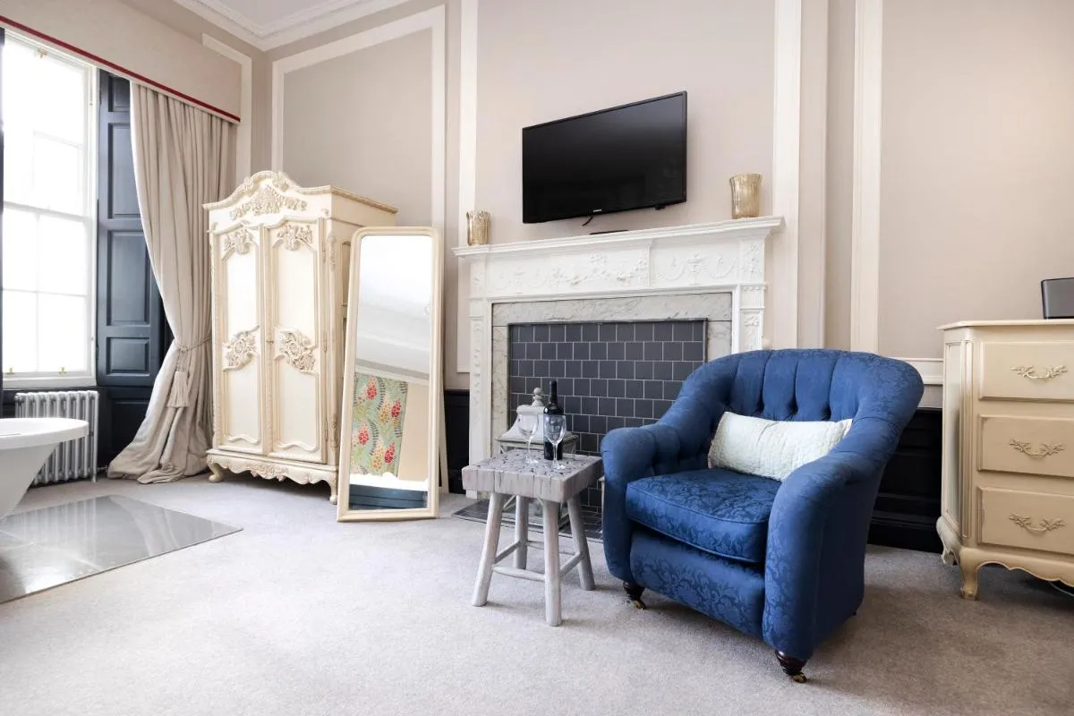 Image 4 of JOIVY Contemporary apt in the New Town