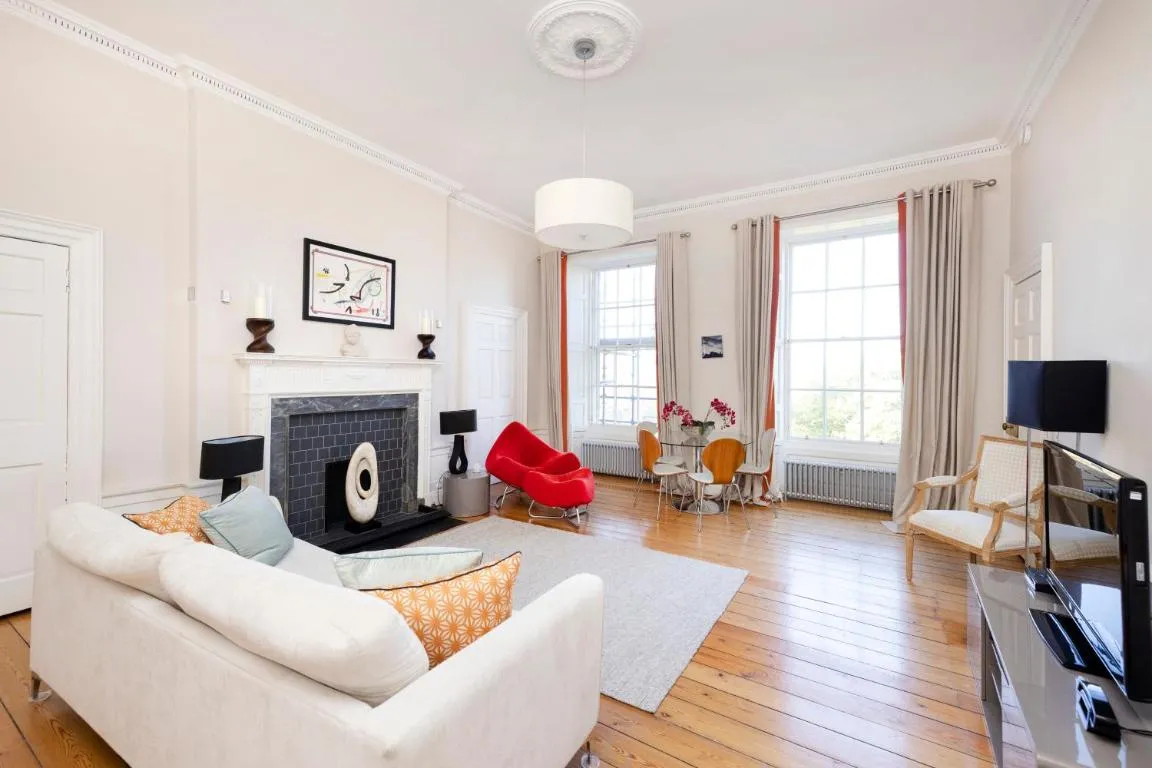 Image of JOIVY Contemporary apt in the New Town