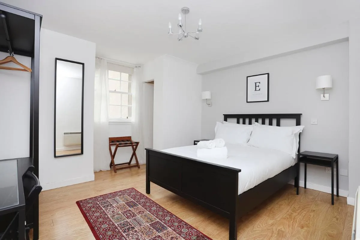 Image 6 of JOIVY Cosy 1 bed flat next to Grassmarket and Royal Mile
