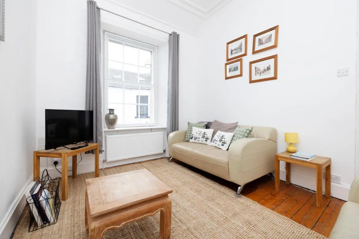 Image of JOIVY Cosy flat in the heart of Edinburgh