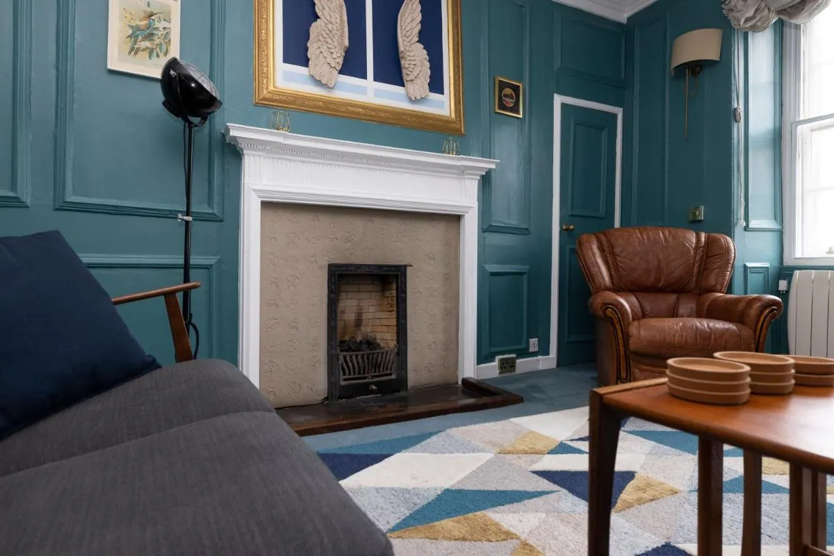 Image 5 of JOIVY Eclectic & Design Led 3BR apt near Edinburgh Castle