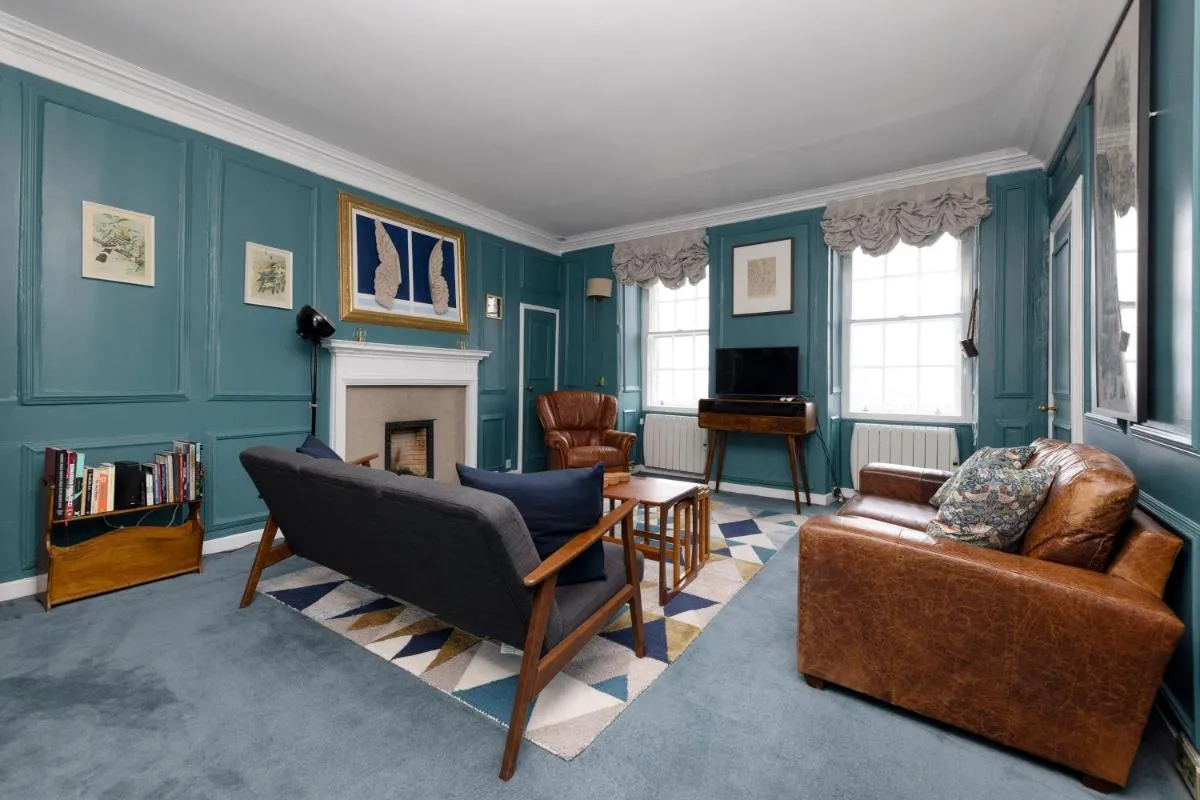 Image 4 of JOIVY Eclectic & Design Led 3BR apt near Edinburgh Castle