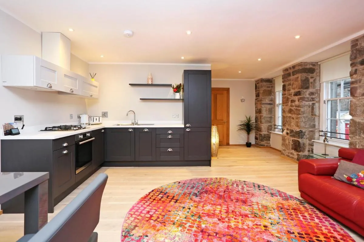 Image 3 of JOIVY Elegant 2BR Home at The Heart of the Royal Mile