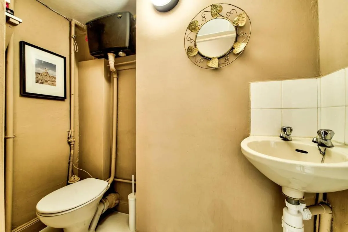 Image 2 of JOIVY Famous St Mary’s Street Old Town Apartment