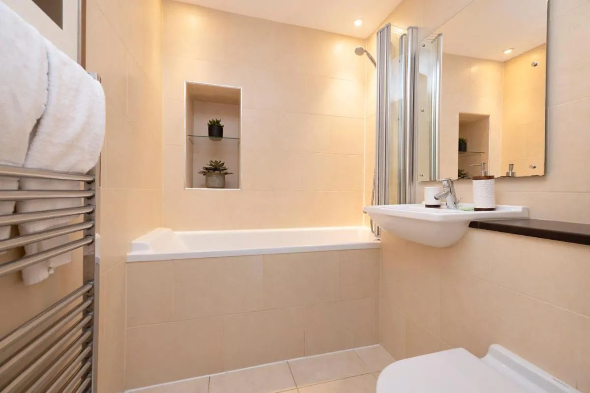 Image 2 of JOIVY Luxury Flat near Edinburgh Castle