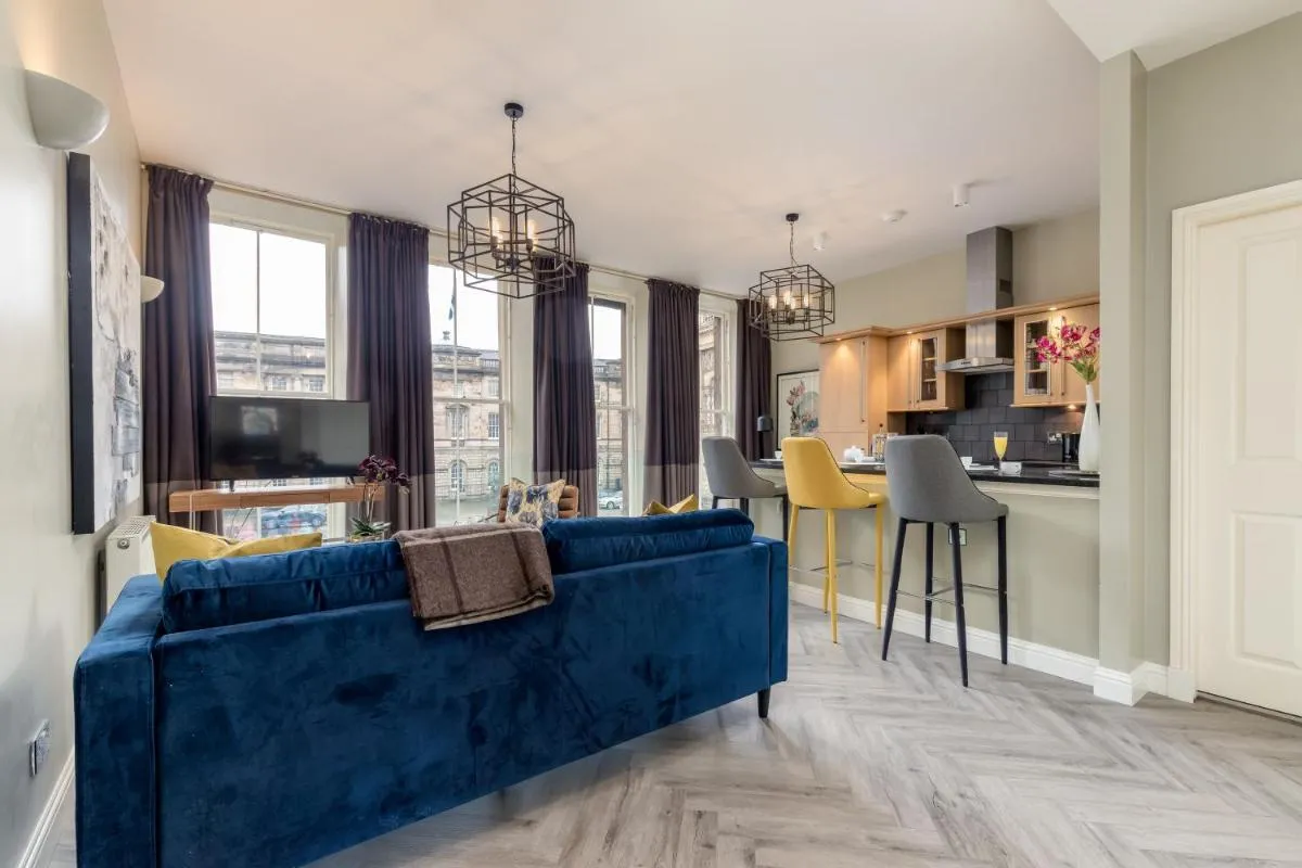 Image 2 of JOIVY Luxury flats in Old Town, right on Royal Mile