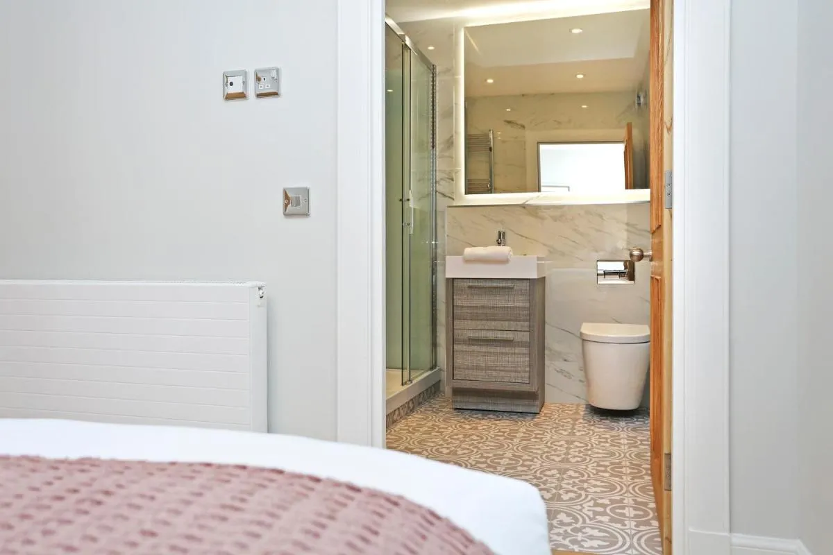 Image 2 of JOIVY Modern and Airy flat on the Historic Royal Mile