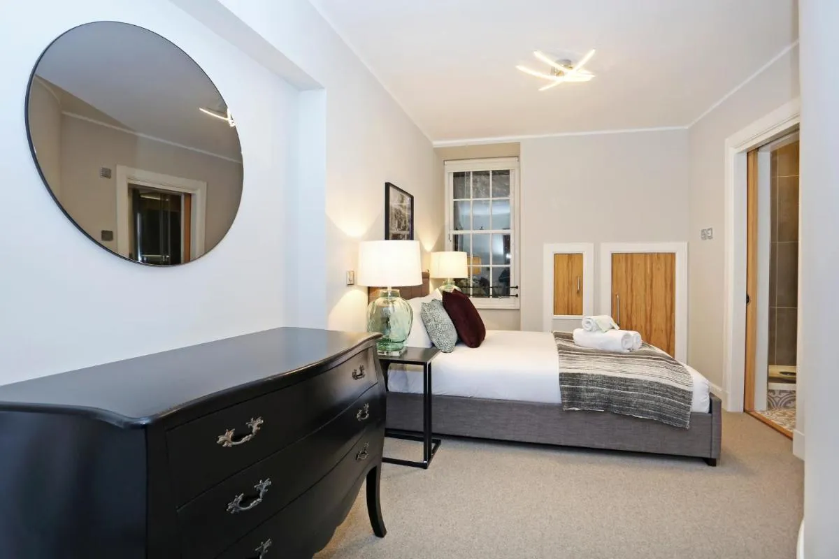 Image 6 of JOIVY Newly Refurbished Apartment on the Historic Royal Mile