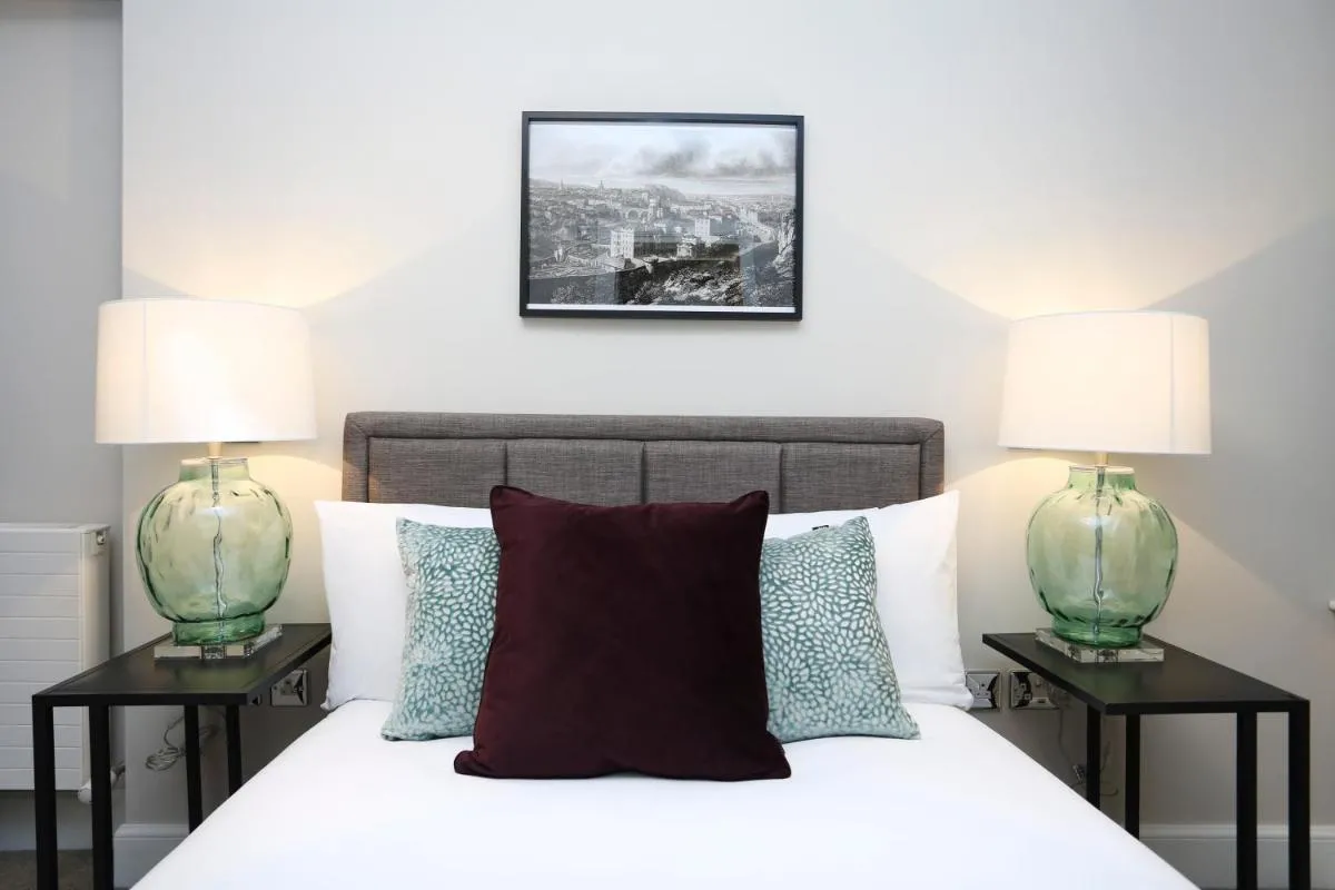Image 1 of JOIVY Newly Refurbished Apartment on the Historic Royal Mile