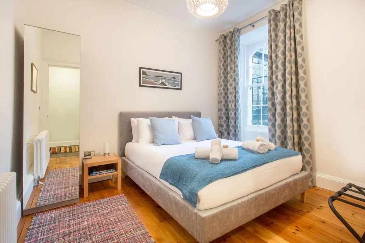 Image 6 of JOIVY Spacious 2 Bed Apt in Ideal City Centre Location