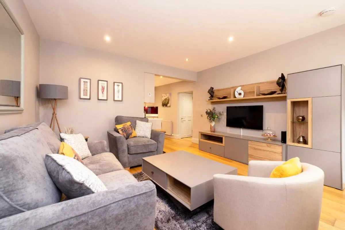 Image 4 of JOIVY Splendid 1-BR Flat near Edinburgh Castle