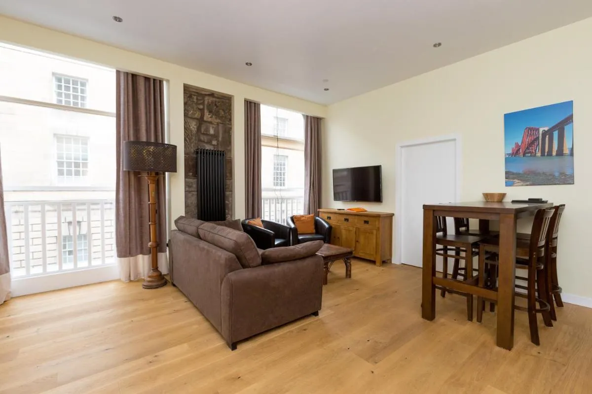 Image 5 of JOIVY Stunning flat near St Giles’ Cathedral