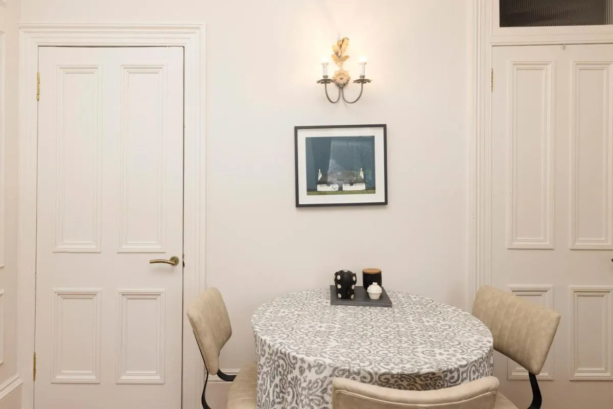 Image 6 of JOIVY Stylish 2-bed Flat Near Calton Hill