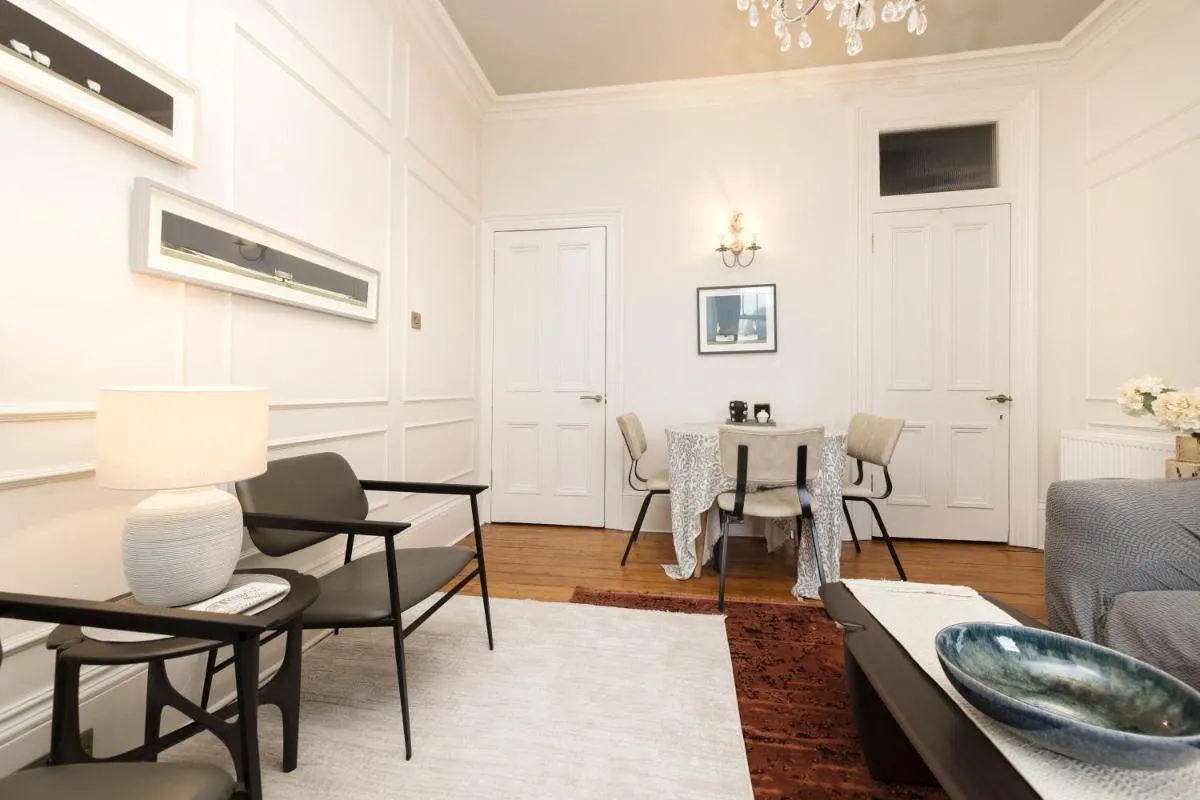 Image 5 of JOIVY Stylish 2-bed Flat Near Calton Hill