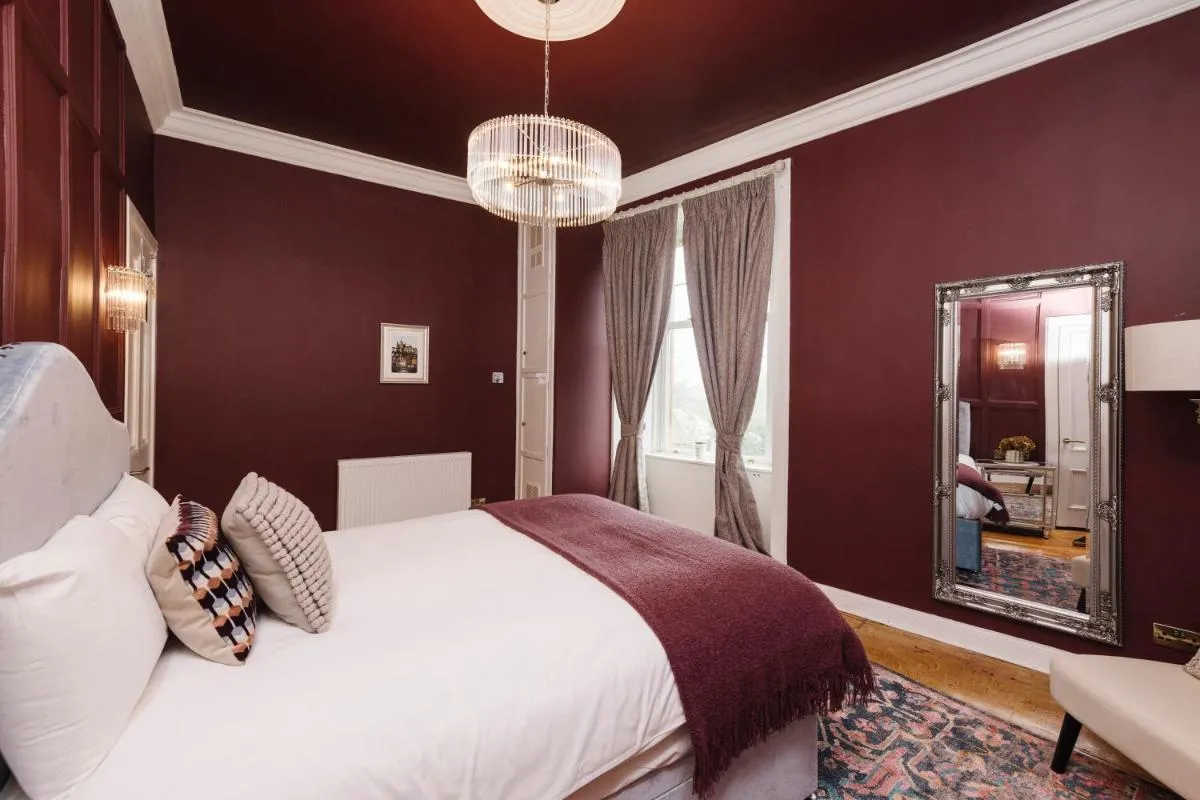 Image 1 of JOIVY Stylish 2-bed Flat Near Calton Hill