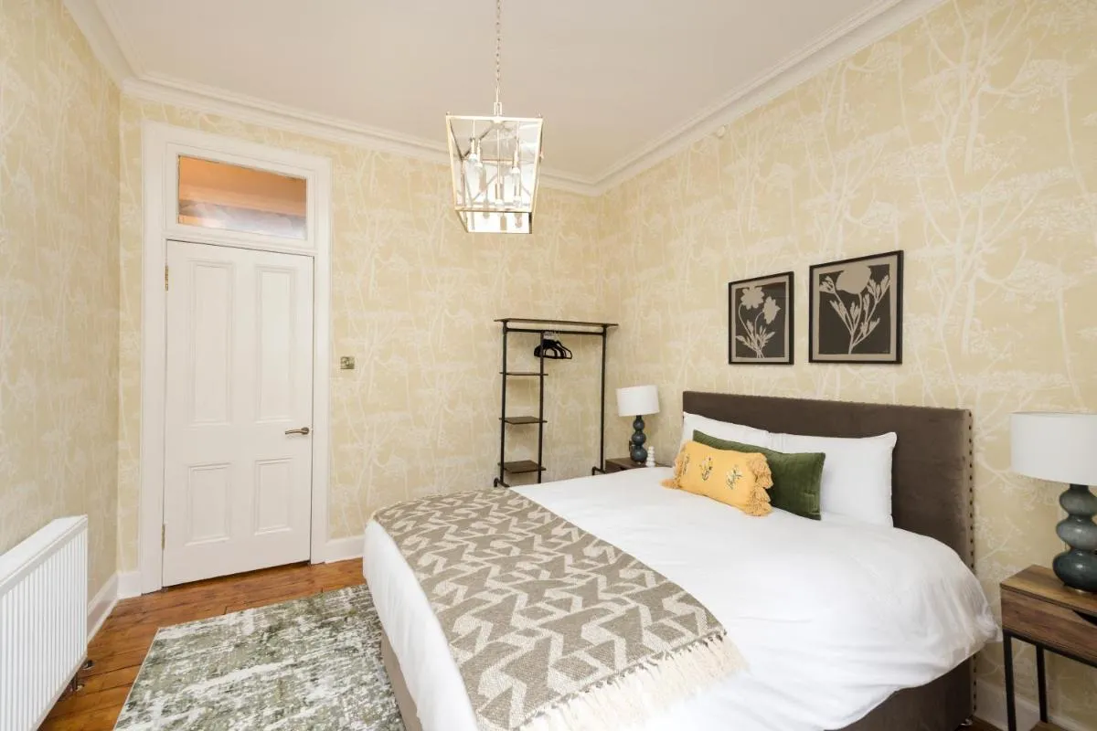 Image 4 of JOIVY Stylish 2-bed Flat Near Calton Hill
