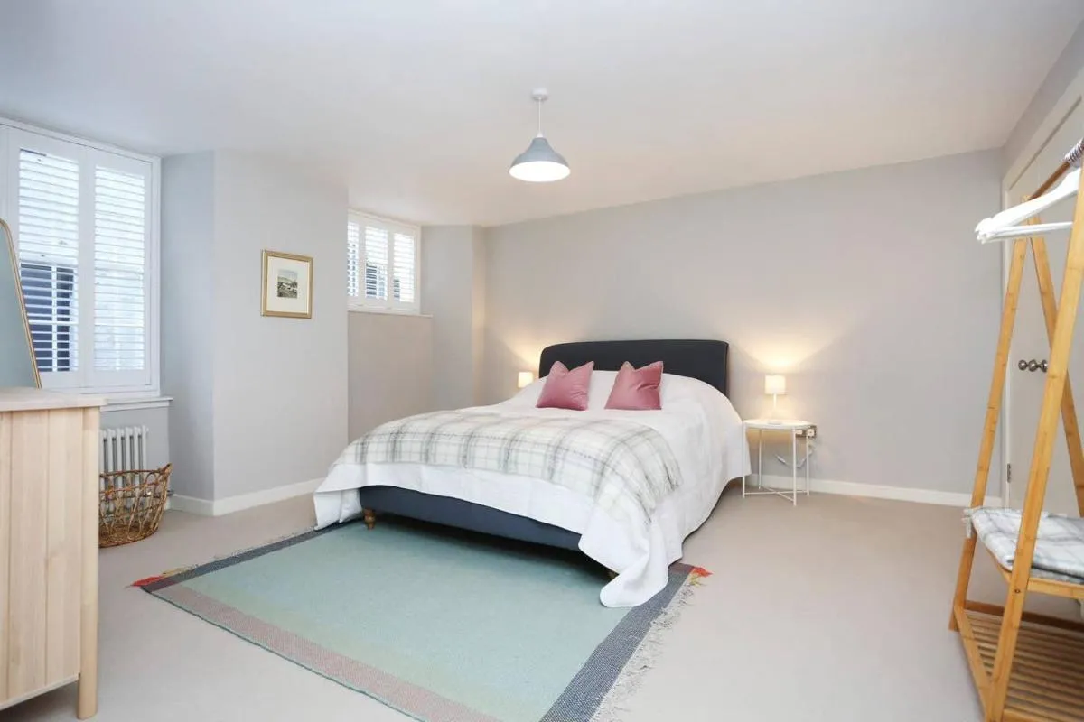 Image 6 of JOIVY Vibrant 2 Bedroom Apartment in City Centre