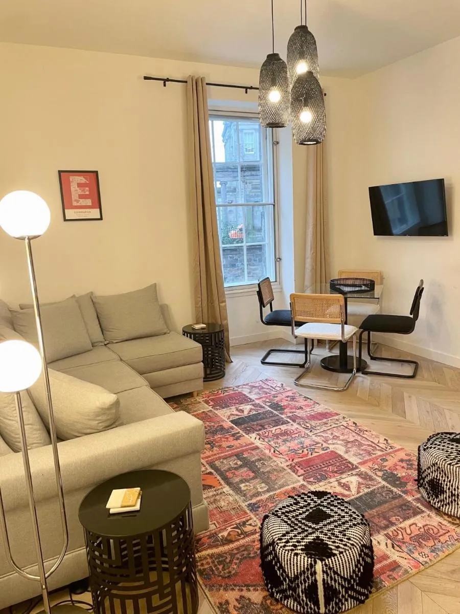 Image 4 of Leith Street Suite